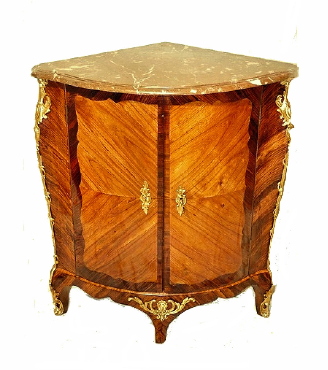 Encoignure Louis XV Vers 1750  Estampillée J. Tuart  Jean-Baptiste Tuart Maître 1. Février 1741