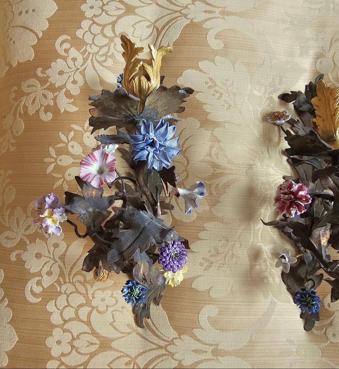 Pair Appliques With Flowers In Vincennes Louis XV Porcelain Circa 1750-photo-2
