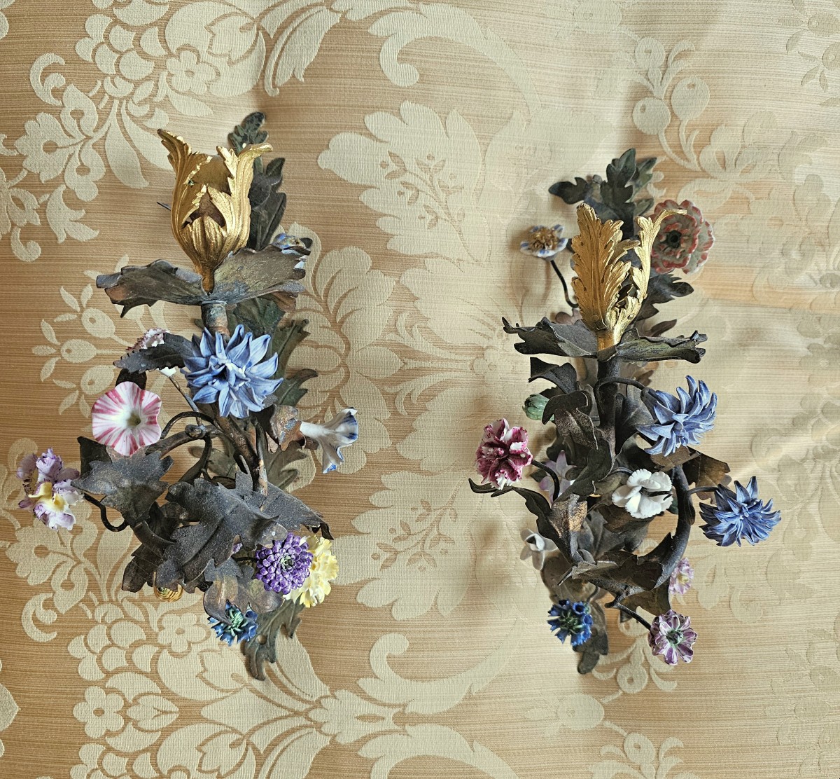 Pair Appliques With Flowers In Vincennes Louis XV Porcelain Circa 1750