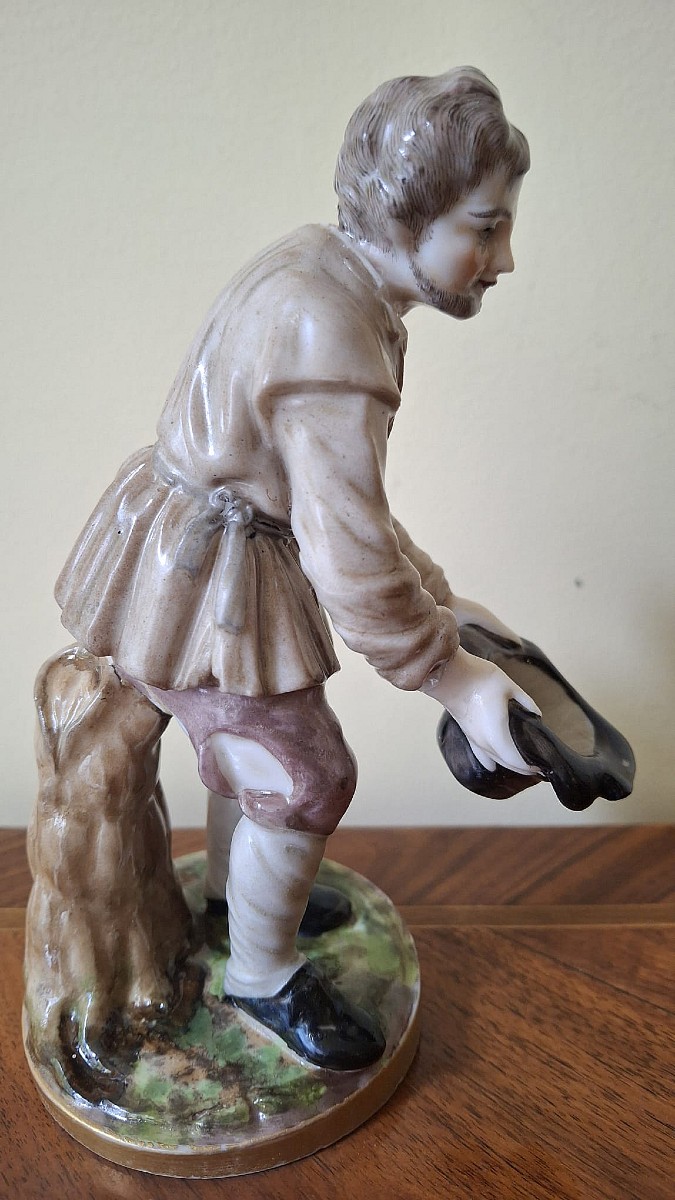 Russie Porcelaine Manufacture de porcelaine Gardner attr. vers 1830   Mendiant  H. 14,8 cm-photo-3