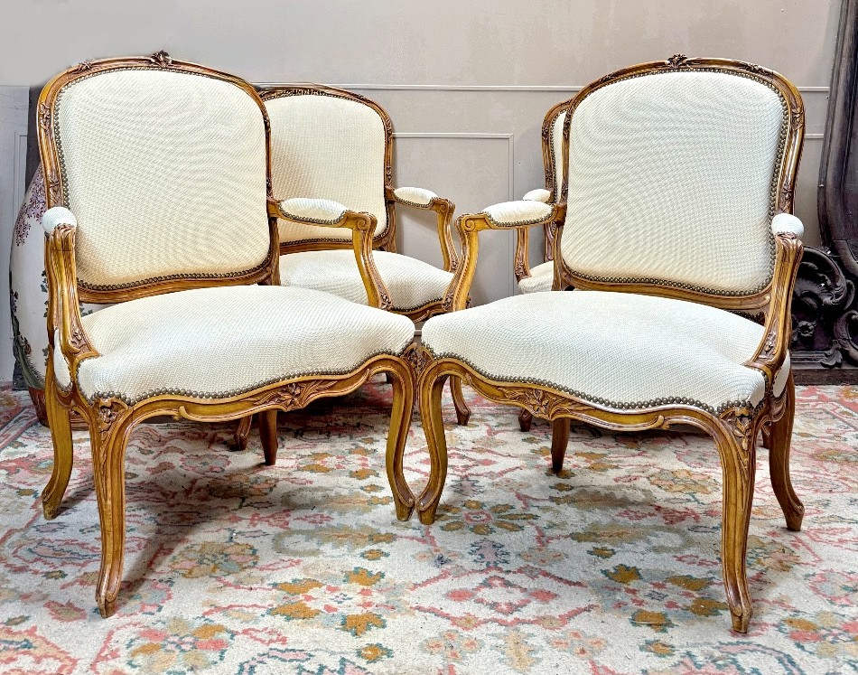 Louis XV Style Armchairs (four Or Two By Two) Circa 1750. Height 100 Cm, Width 72 Cm, Depth 50 Cm 