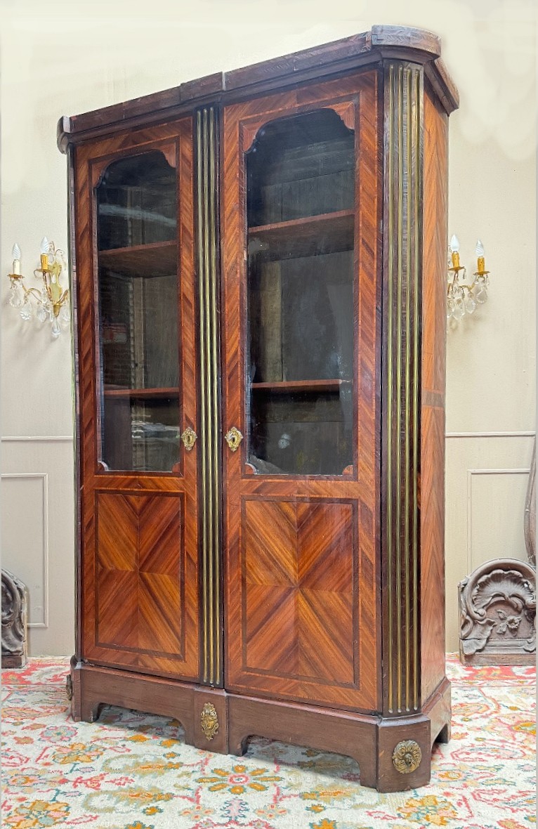 Bibliothèque Louis XIV vers 1700  H. 205 cm, L. 136 cm, P. 46 cm 