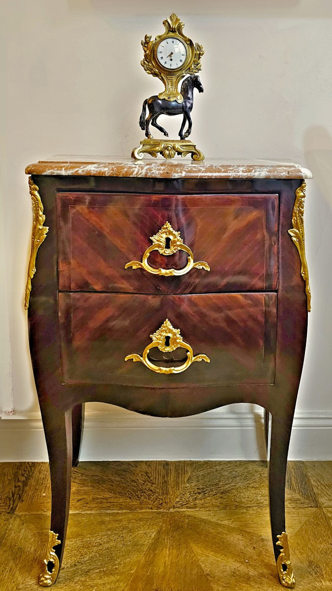 Commode Louis XV    Estampillée Olivier JME    Jean-François Olivier 1749-1816  