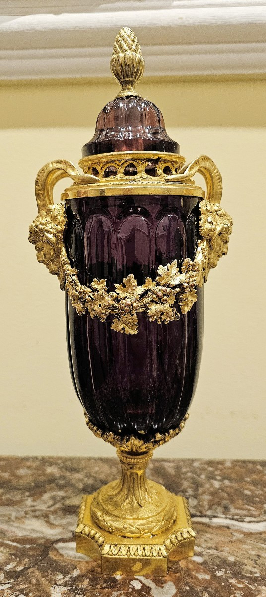 Potpourri Vase Verre Couleur améthyste Louis XVI H. 32 cm bronze doré