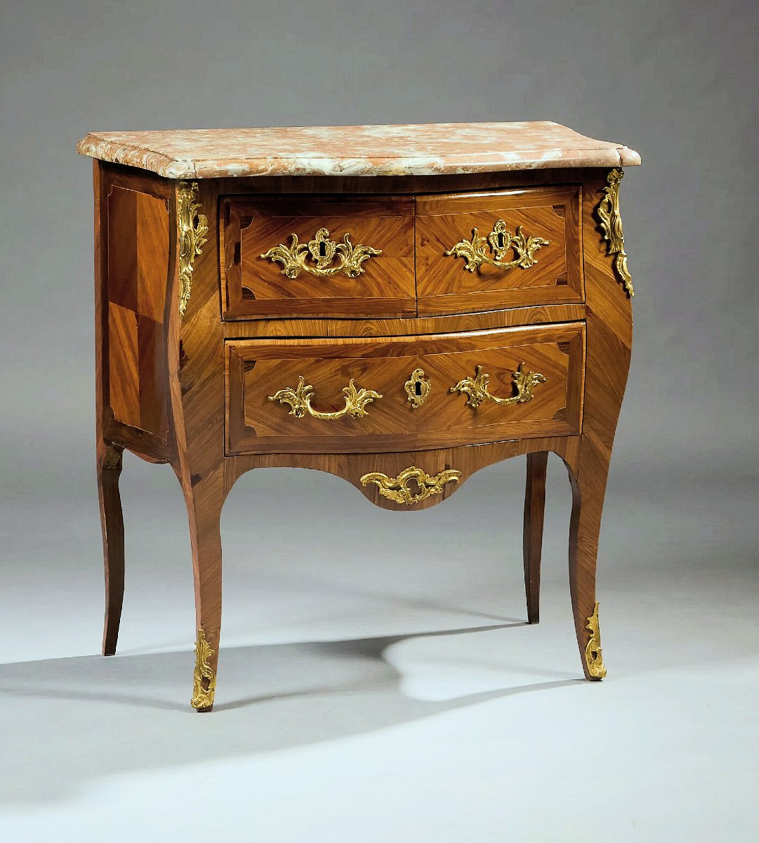 Commode Louis XV vers 1760  Estampillée P ROUSSEL et 2 x JME Jurande des Menuisiers Ébénistes  -photo-1