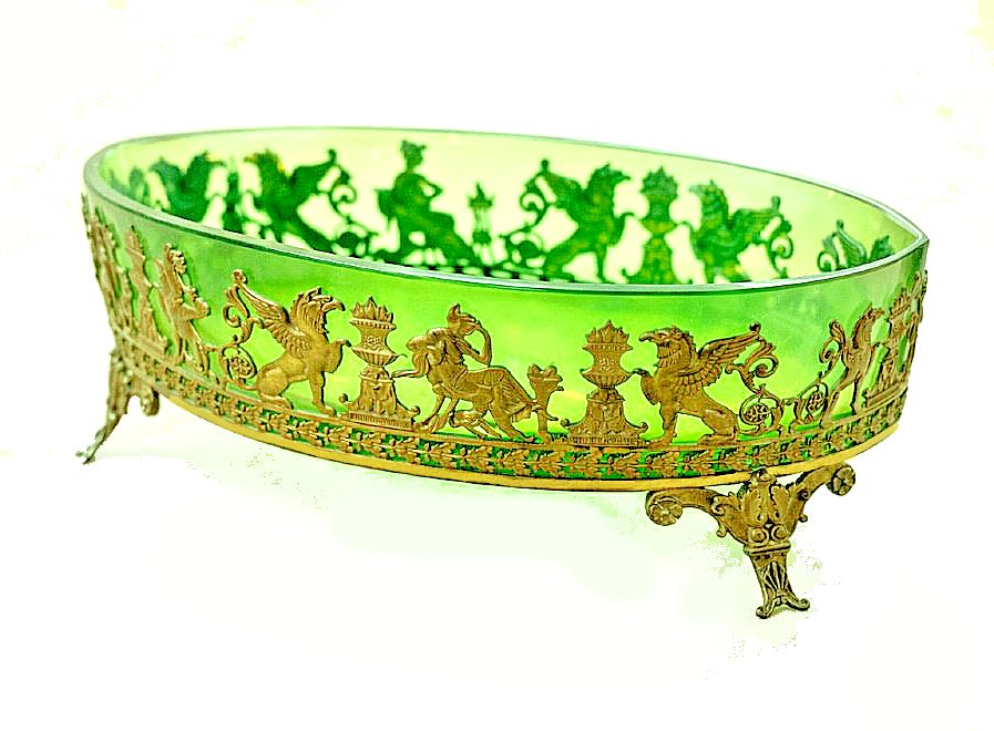 Coupe Verre Empire vers 1820  Verre vert avec monture ajourée et doré  L. 22 cm-photo-4