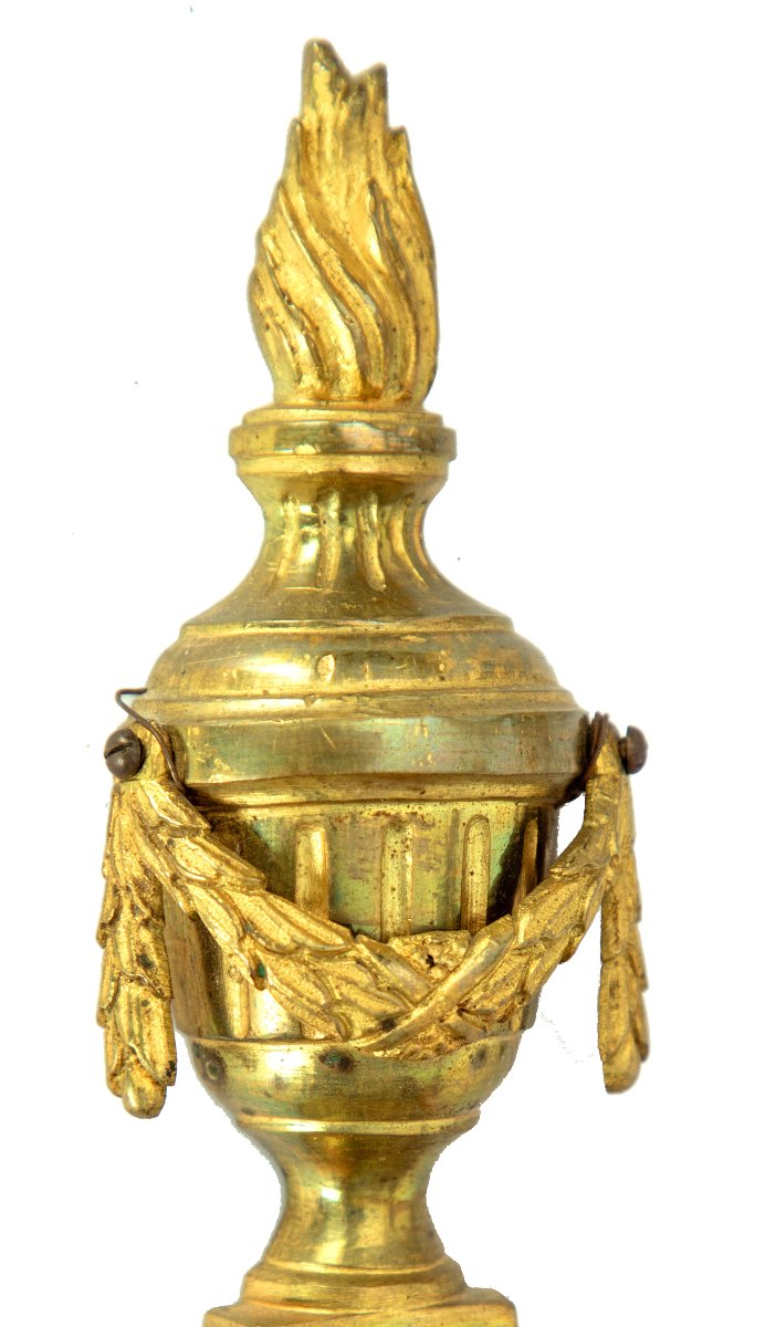 Louis XVI Style Swedish Wall Sconces, Circa 1790. Height 28 Cm, Width 28 Cm. Gilt Bronze. -photo-2