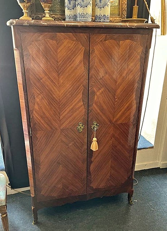Armoire  Période de transition vers 1765  H. 144 cm, L. 88 cm, P. 40 cm -photo-3