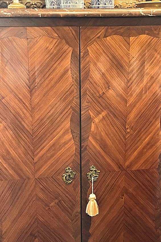 Armoire  Période de transition vers 1765  H. 144 cm, L. 88 cm, P. 40 cm -photo-1