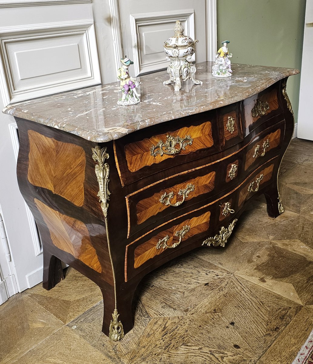 Commode  Louis XV Vers 1760 Attribuée à Jean-Charles Ellaume  Maître depuis le 6 novembre 1754-photo-2