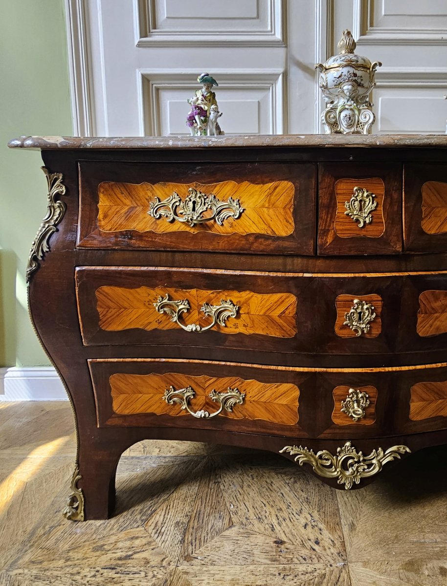 Commode  Louis XV Vers 1760 Attribuée à Jean-Charles Ellaume  Maître depuis le 6 novembre 1754-photo-1