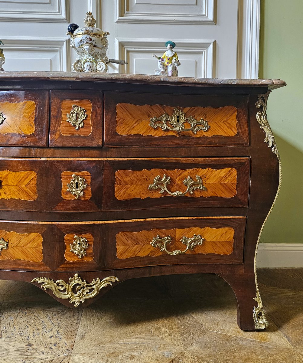 Commode  Louis XV Vers 1760 Attribuée à Jean-Charles Ellaume  Maître depuis le 6 novembre 1754-photo-4