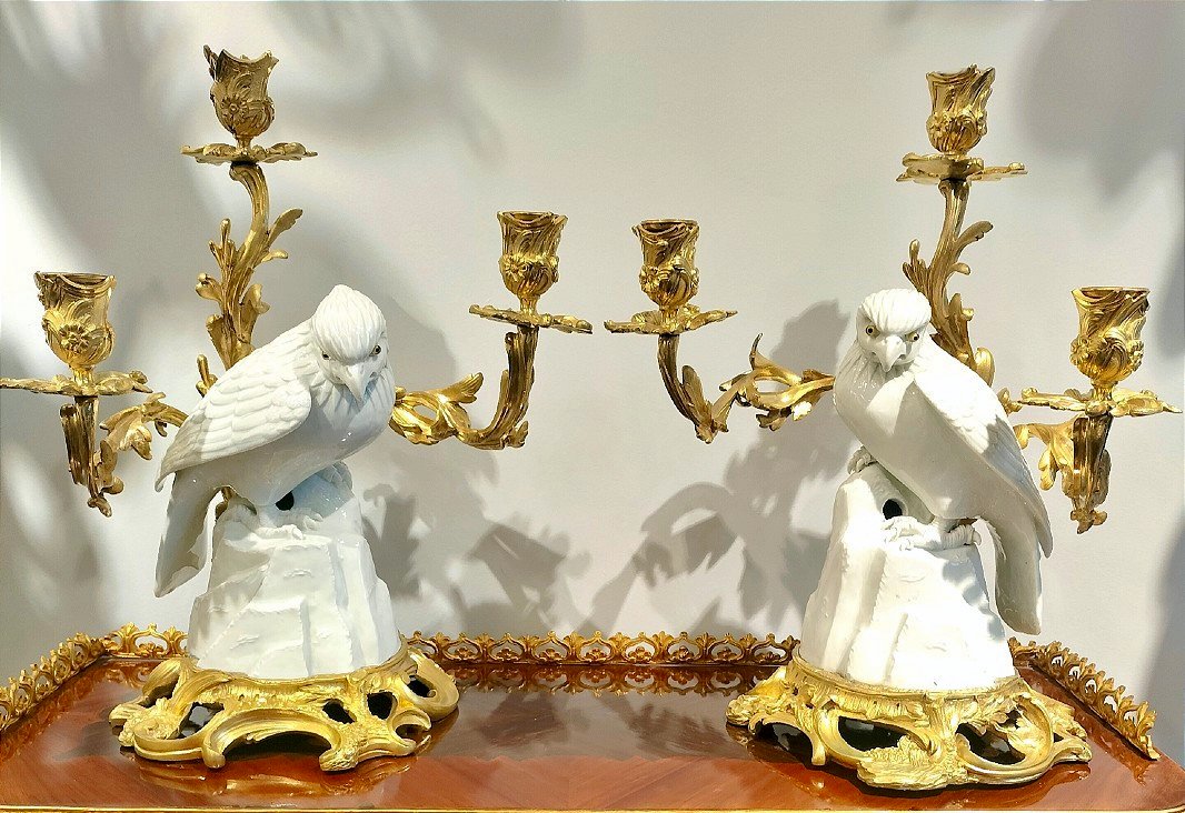 Pair Of Candelabra With Birds Of Prey, Japanese Porcelain, French Base, Louis XV Style, H. 37.5 Cm