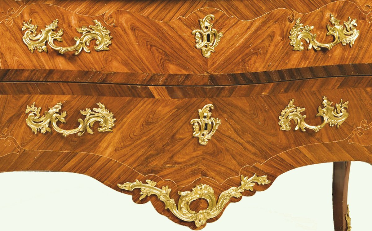 Commode Louis XV vers 1760 estampillée « J C… » Jacques-Charles-Denis Chartier ainsi que JME -photo-2