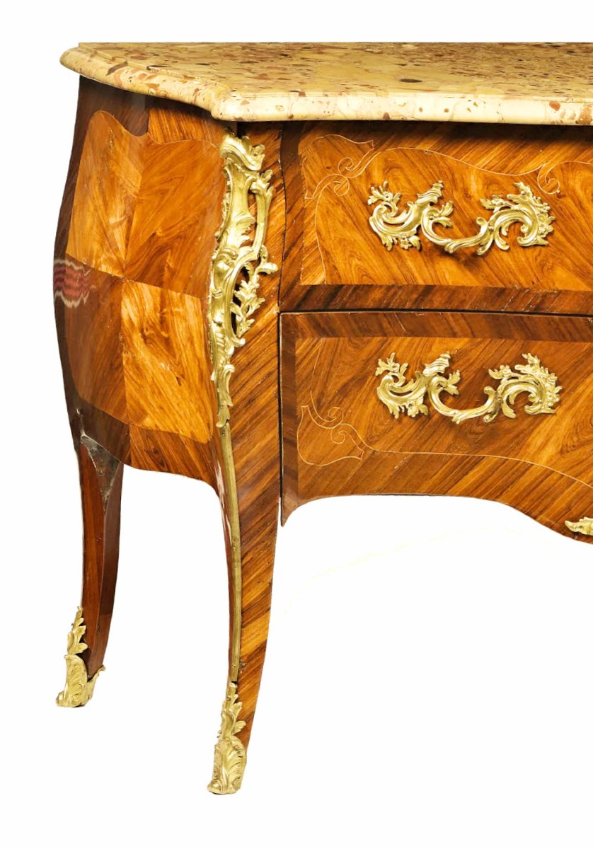 Commode Louis XV vers 1760 estampillée « J C… » Jacques-Charles-Denis Chartier ainsi que JME -photo-3