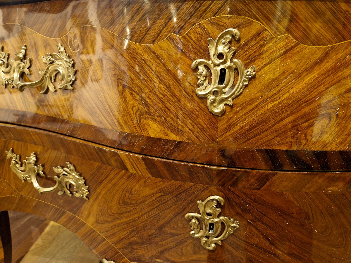 Commode Louis XV vers 1760 estampillée « J C… » Jacques-Charles-Denis Chartier ainsi que JME -photo-4