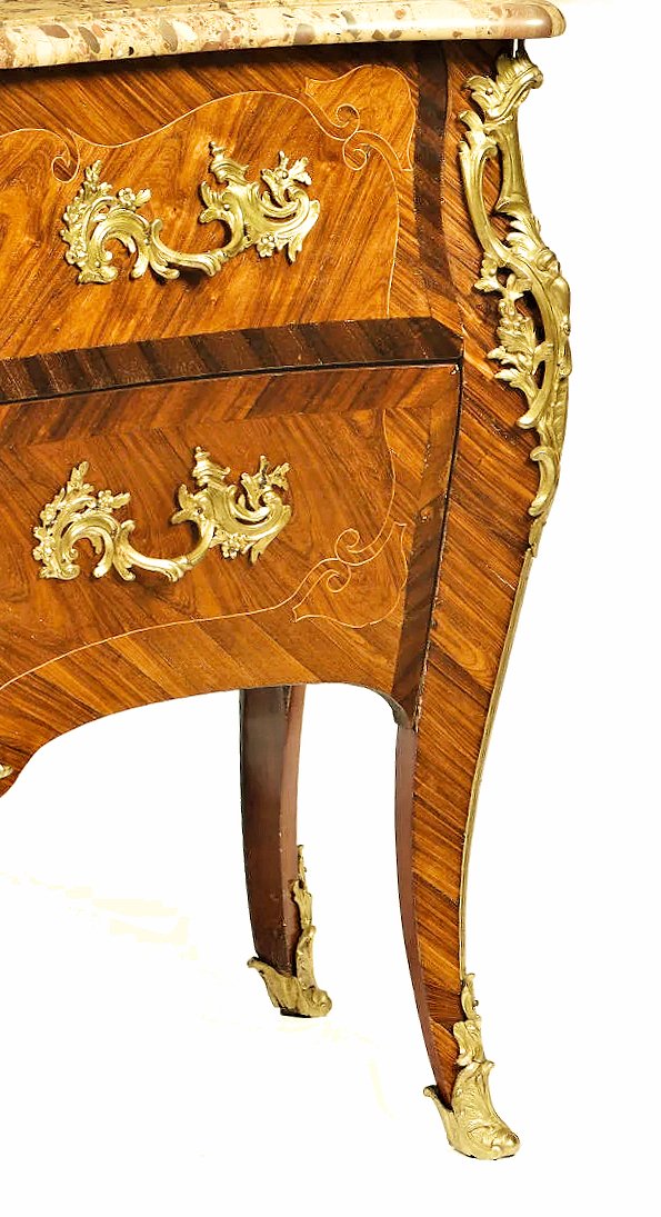 Commode Louis XV vers 1760 estampillée « J C… » Jacques-Charles-Denis Chartier ainsi que JME -photo-5