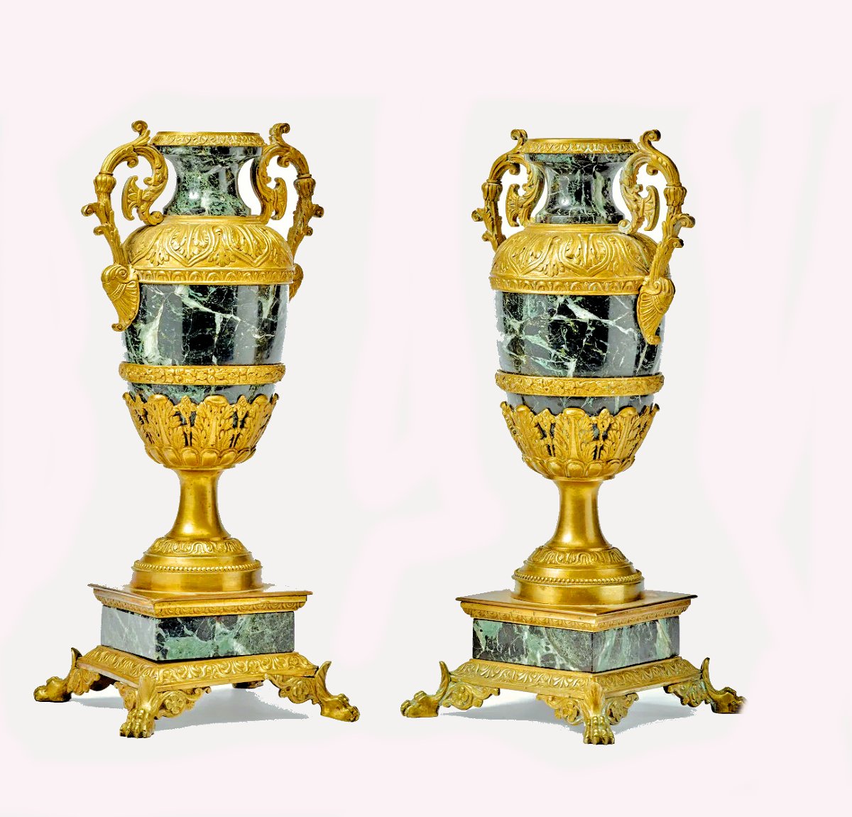 Vases Paire Russie Saint-Pétersbourg Milieu du XIXe siècle Marbre vert  monture en bronze doré