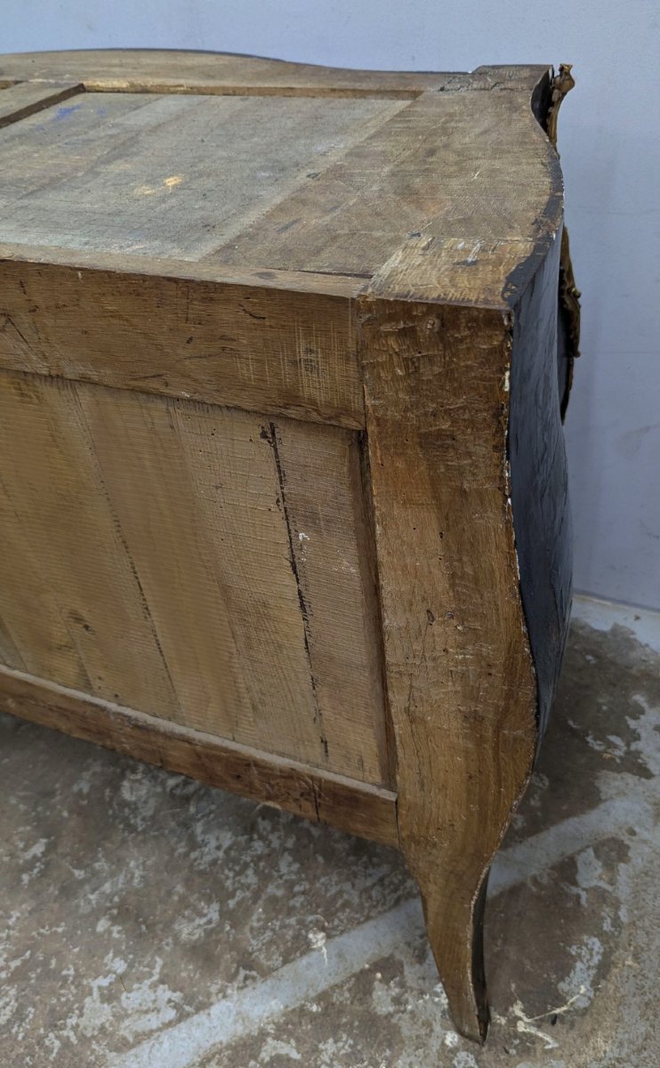 Commode Louis XV vers 1750 Laque noire avec armoiries nobiliaires dans un cartouche-photo-3
