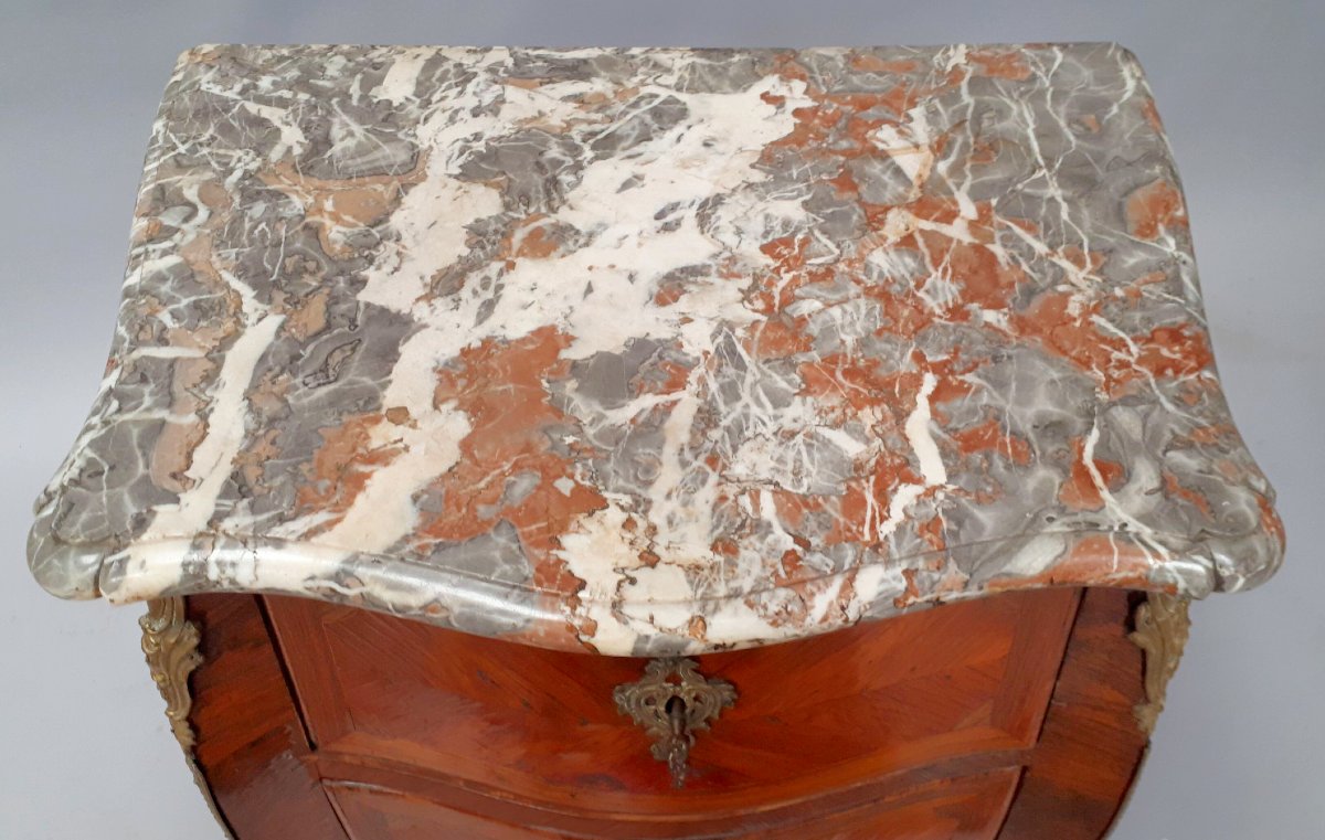 Commode Louis XV vers 1750   Placage de bois de rose et de palissandre, motif « papillon »-photo-4
