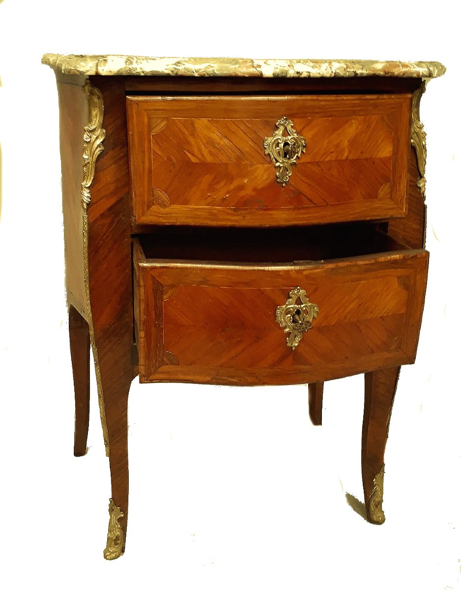 Commode Louis XV vers 1750   Placage de bois de rose et de palissandre, motif « papillon »-photo-1