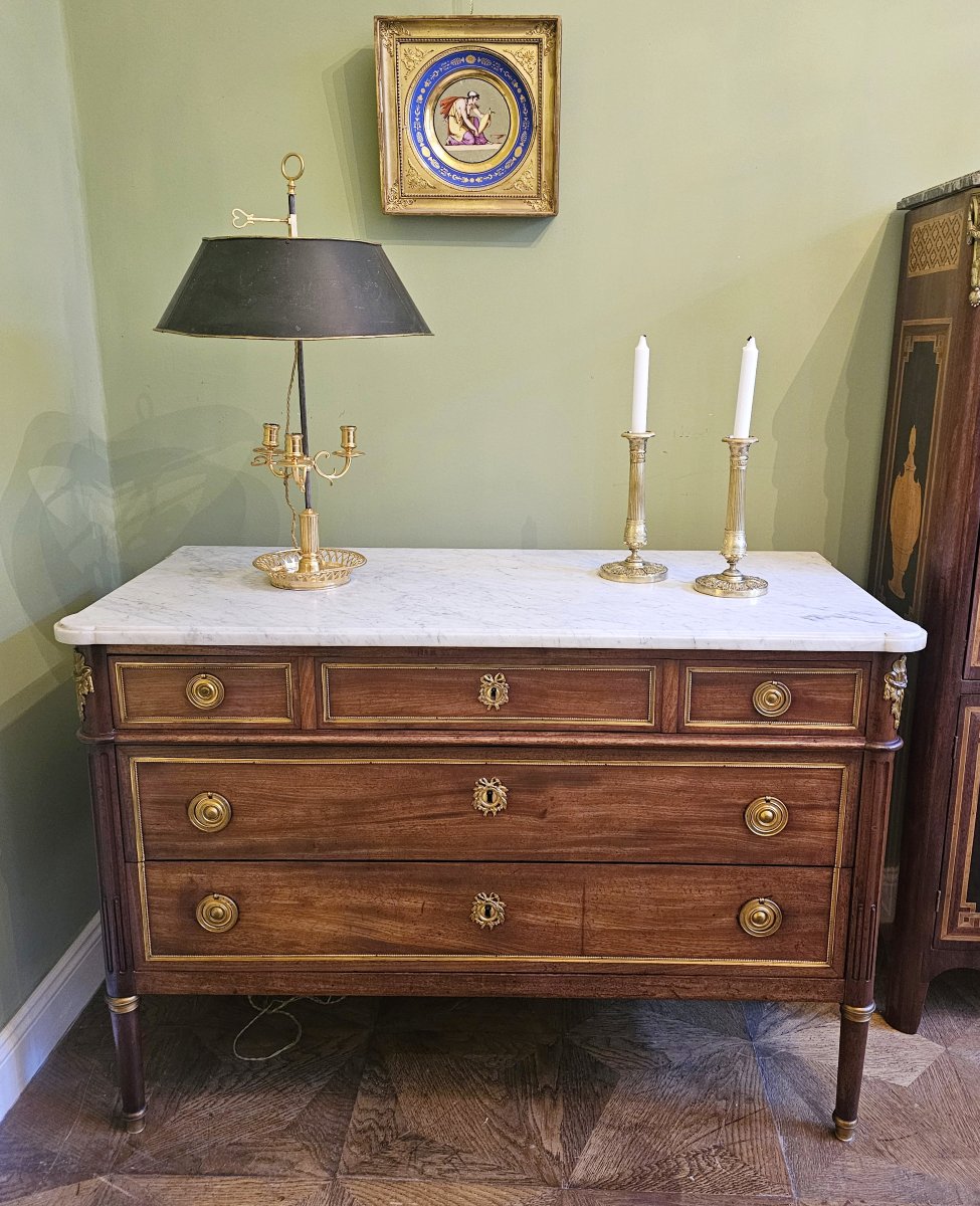 Commode Louis XVI estampillée B.MOLITOR vers 1780  