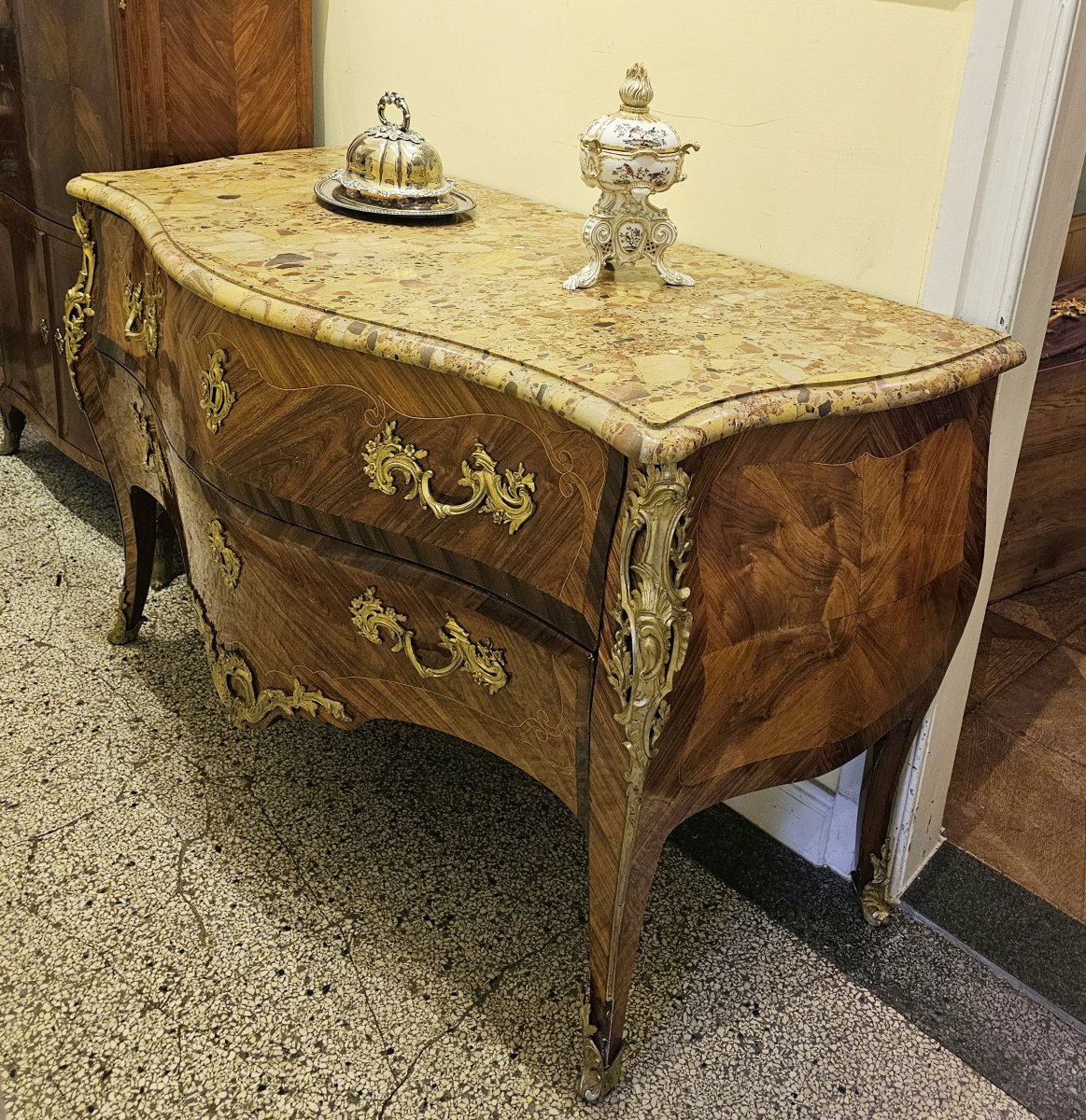 Commode estampillée J. SCHMITZ (deux fois) ainsi que JME Louis XV -photo-2