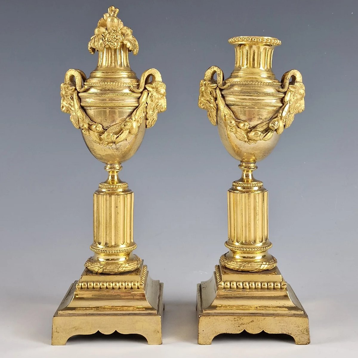 Cassolettes Louis XVI vers 1780  H. 24 cm  Bronze doré -photo-2
