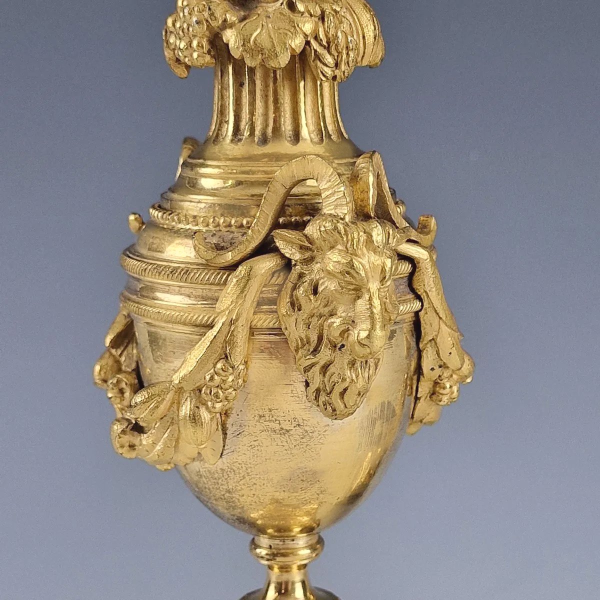 Cassolettes Louis XVI vers 1780  H. 24 cm  Bronze doré -photo-1