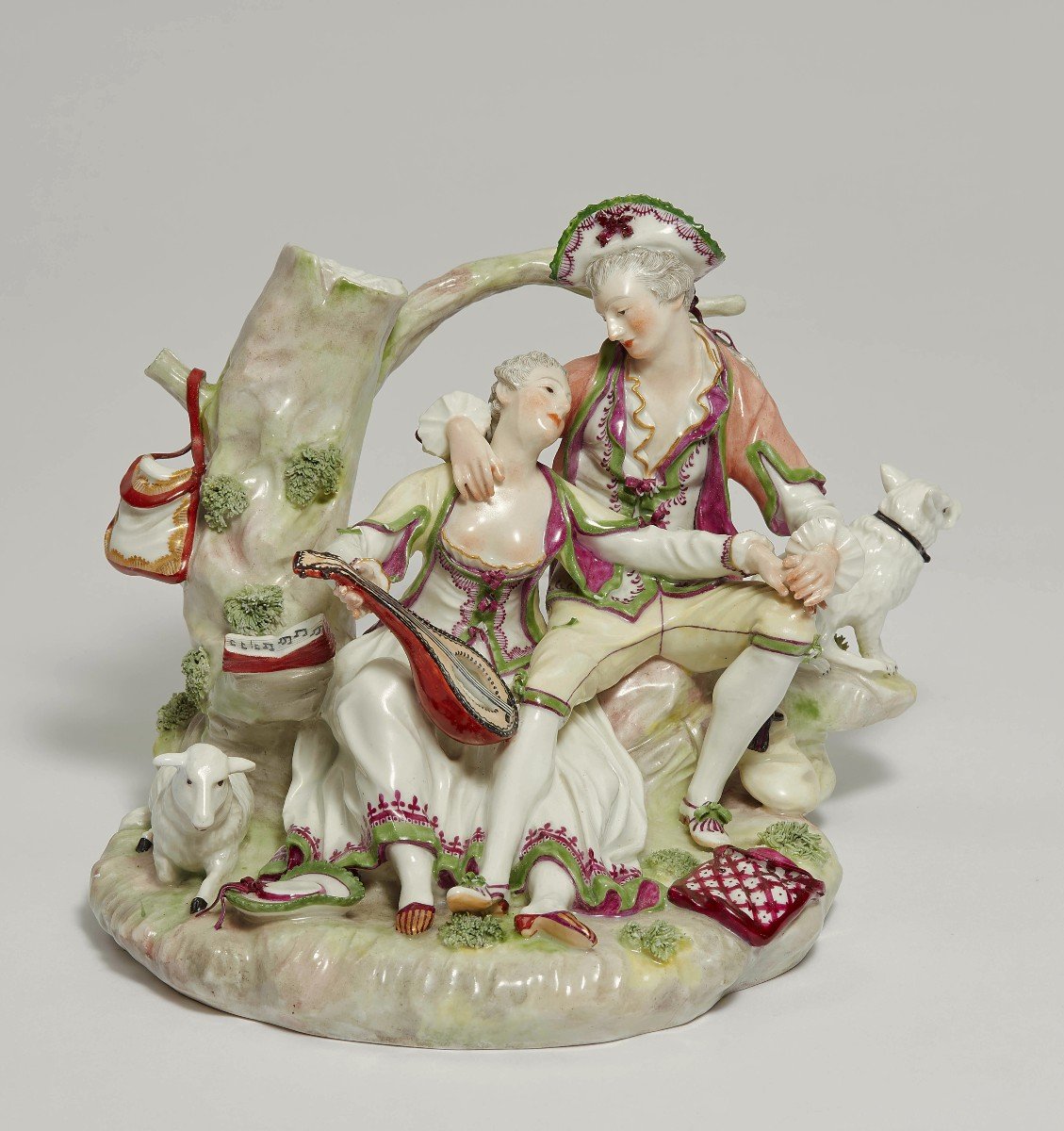 Berger Belle statuette de bergère  en porcelaine de Ludwigsburg XIXème 