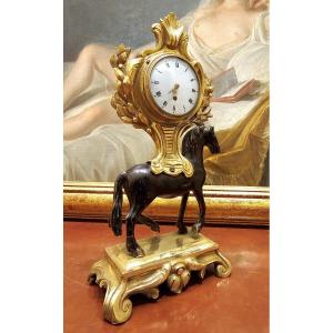 Horloge De Table Pendule Cheval Louis XVI Vers 1780   H. 27 Cm Signé Milot A Paris