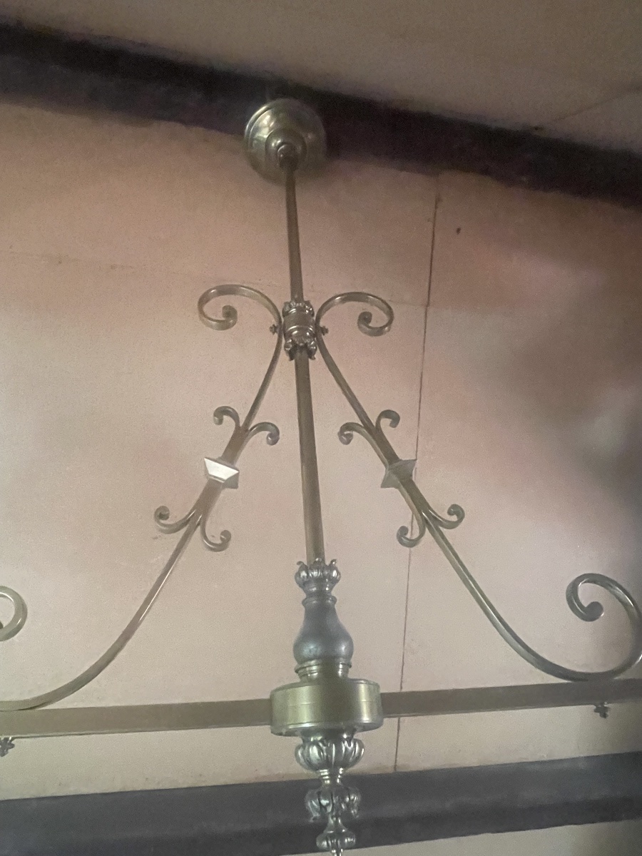 Chandelier And Tail Holder 