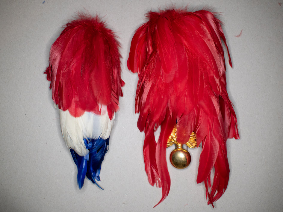 Two Willow Plumes. A Tricolore And A Scarlet With His Cockade And His Pattern In Grenada.