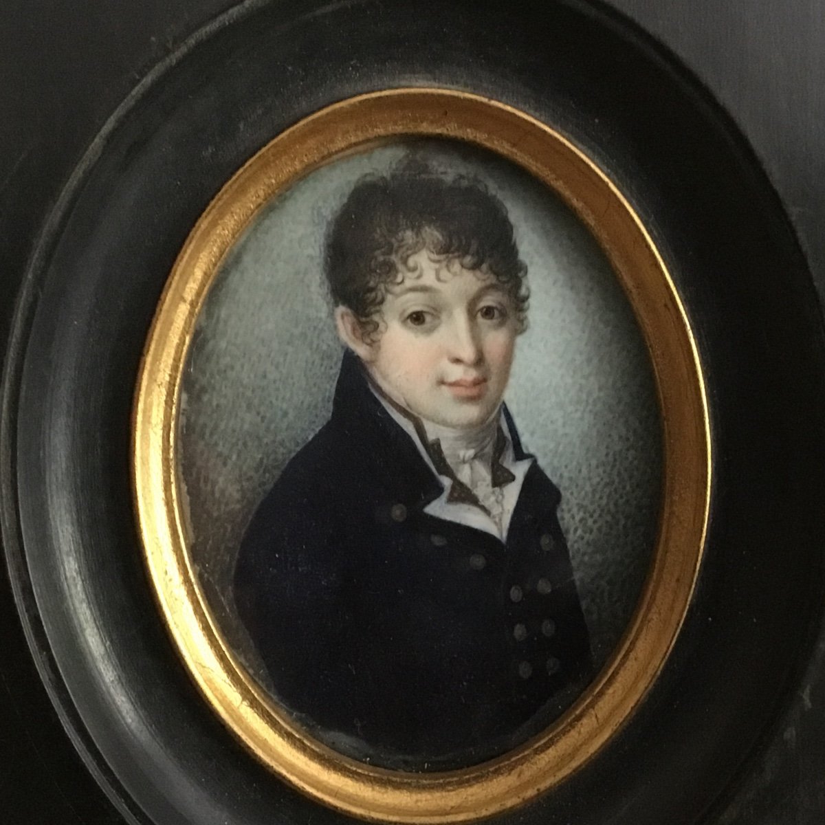  Miniature Late 18th Century Beginning Of The 19th Century. Portrait Of Smiling Young Man.-photo-3