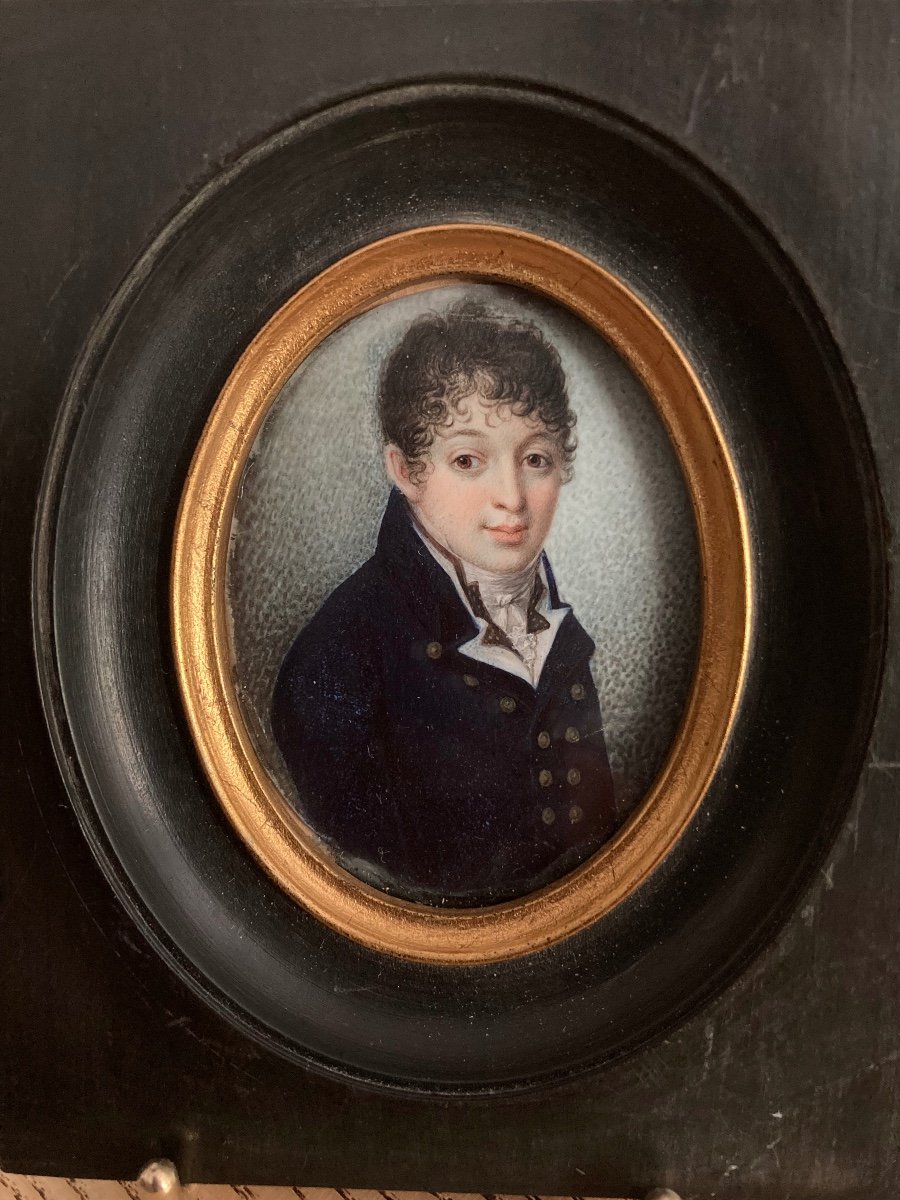  Miniature Fin XVIIIème Début Du XIXème . Portrait D’homme Jeune Souriant.