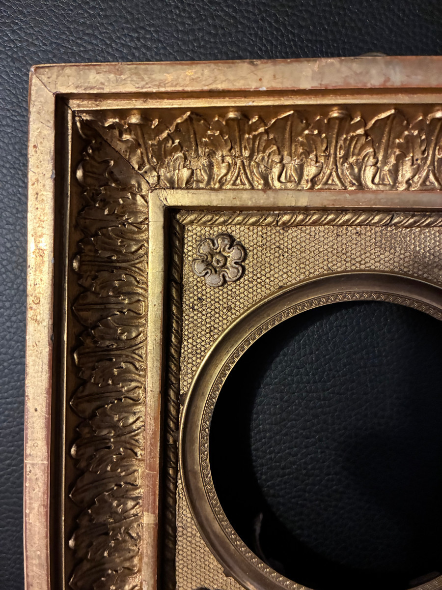 Cadre en bois et stuc doré début XIXème pour miniature.-photo-4