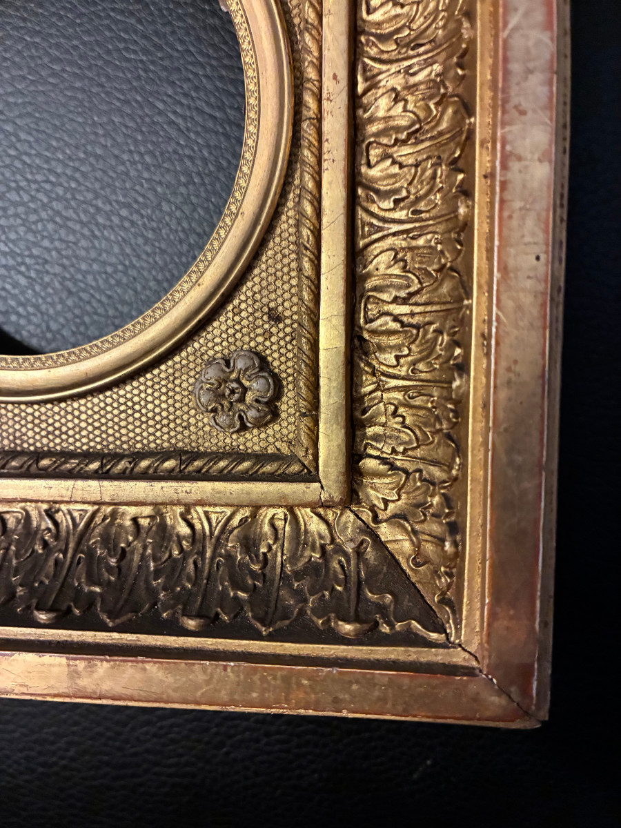 Cadre en bois et stuc doré début XIXème pour miniature.-photo-1