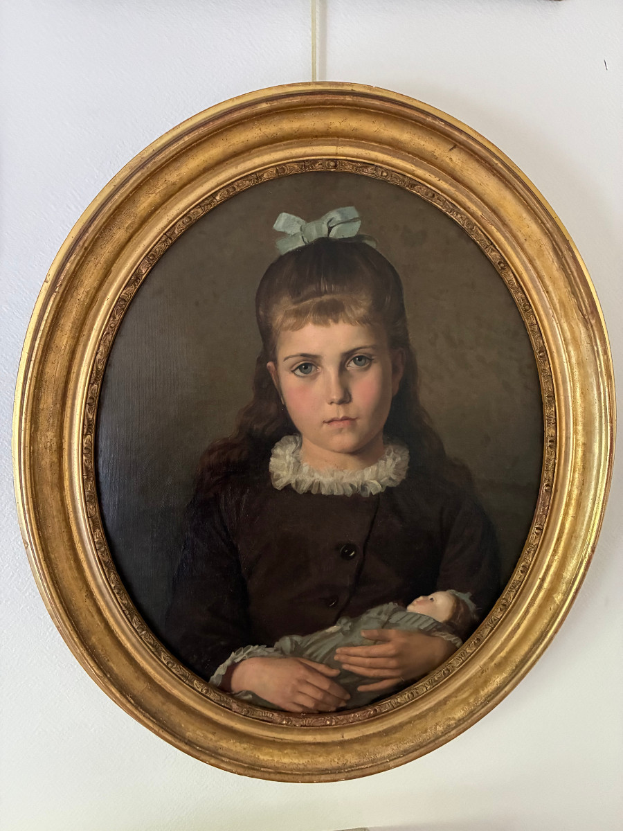 Portrait de fillette  et sa poupée . Toile de l' école française ddu XIXème.-photo-3