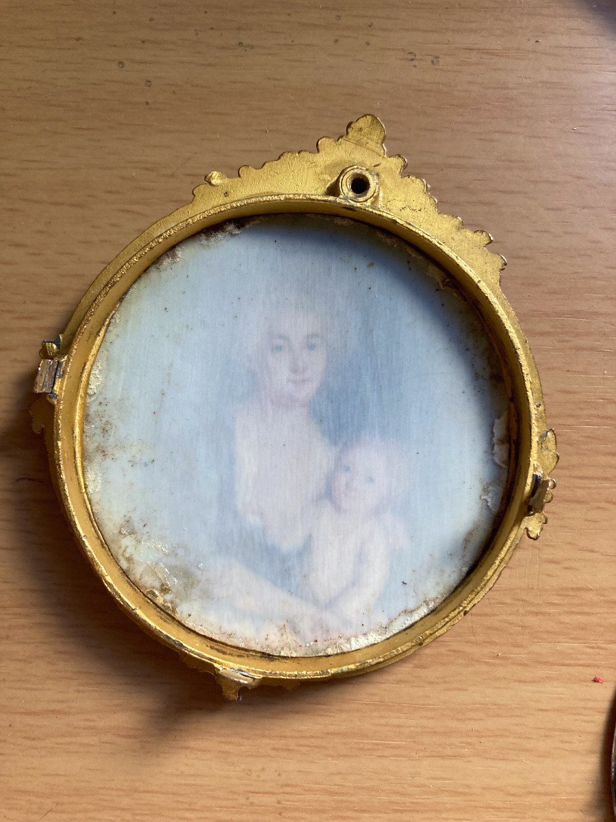 Mother And Child. 18th Century Miniature On Ivory.-photo-1