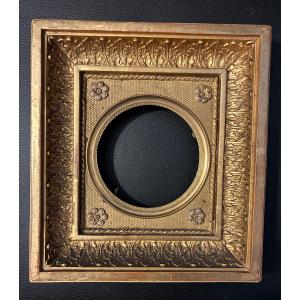 Cadre en bois et stuc doré début XIXème pour miniature.