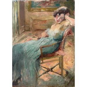 Grande toile vers 1920. Charmante jeune femme dans un intérieur.
