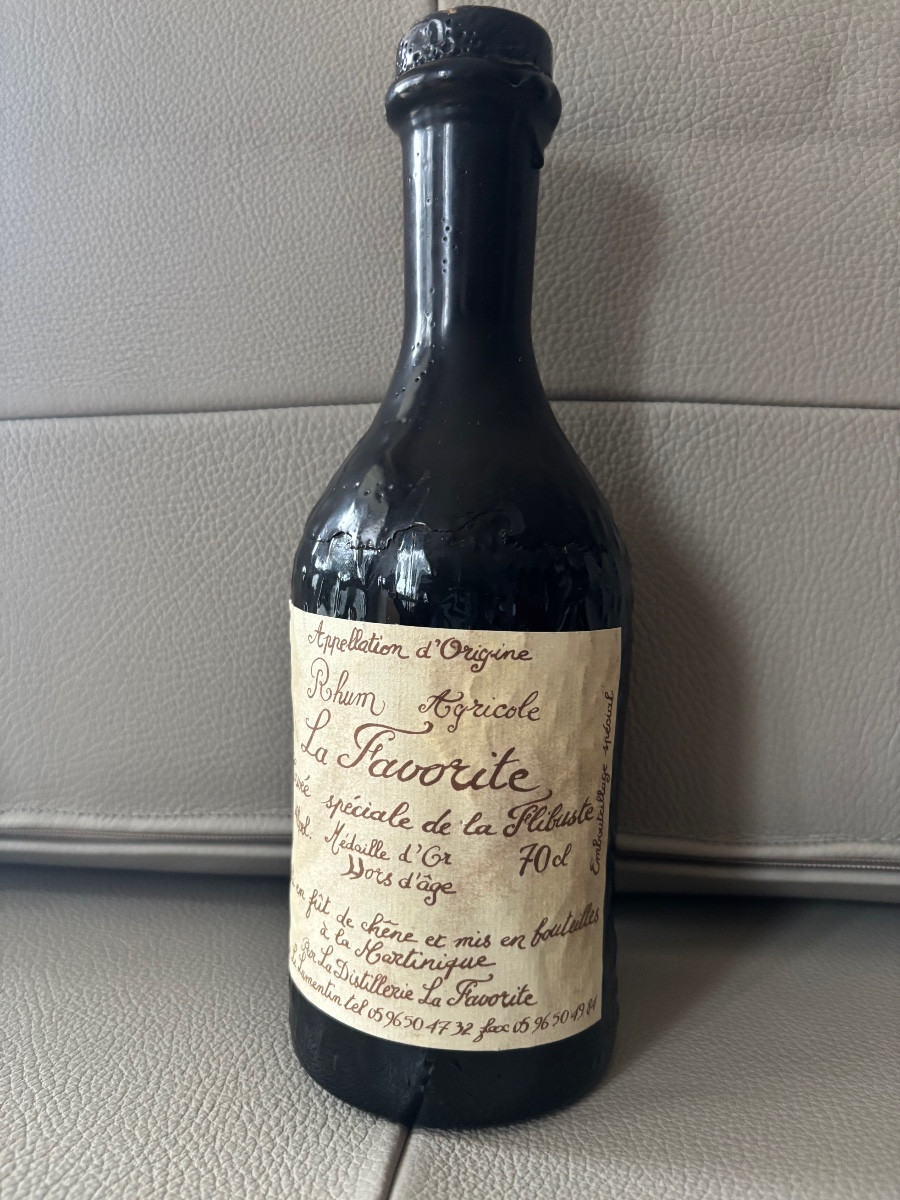 "la Favorite Rum Bottle "the Pirates" 1987"
