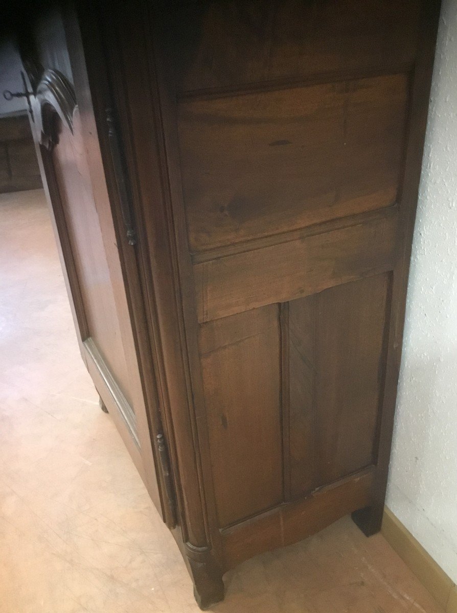 XVIII Century Walnut Bonnet-photo-3
