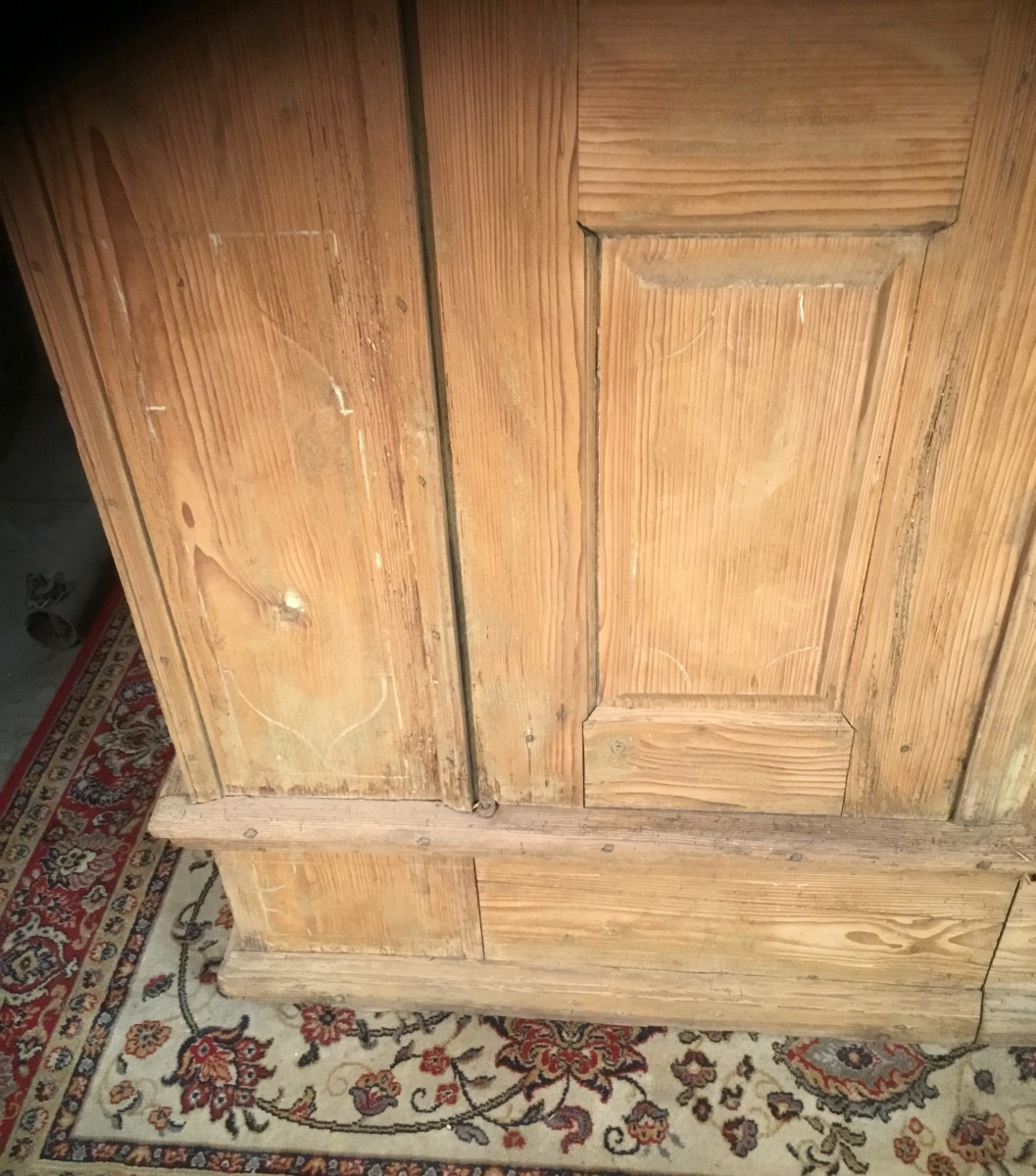 18th Century Fir Cabinet-photo-4