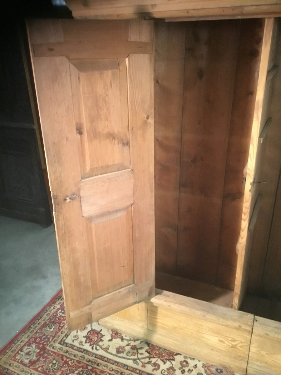 18th Century Fir Cabinet-photo-5