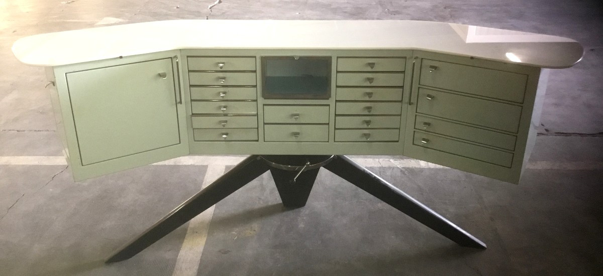 Gallus Dentist's Cabinet