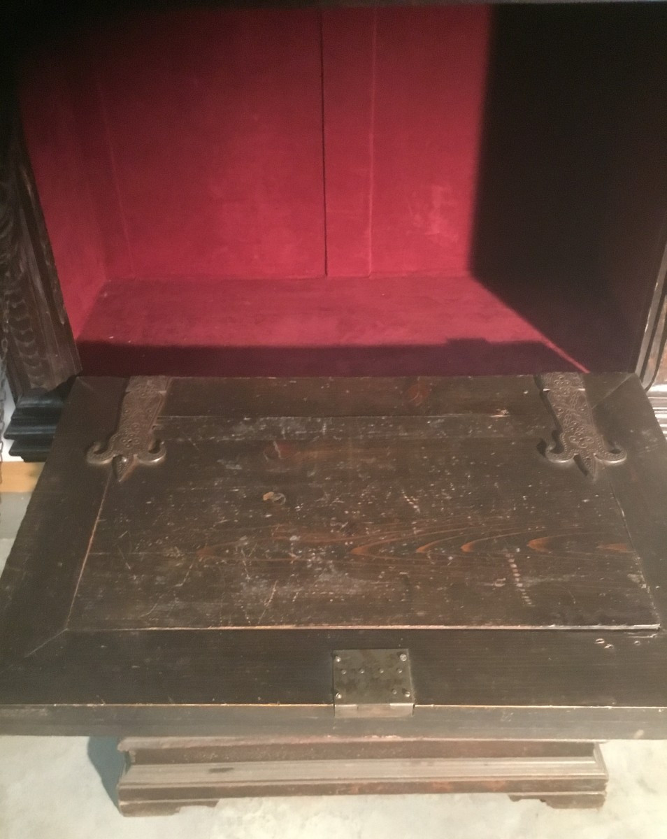 Renaissance Style Furniture-photo-1