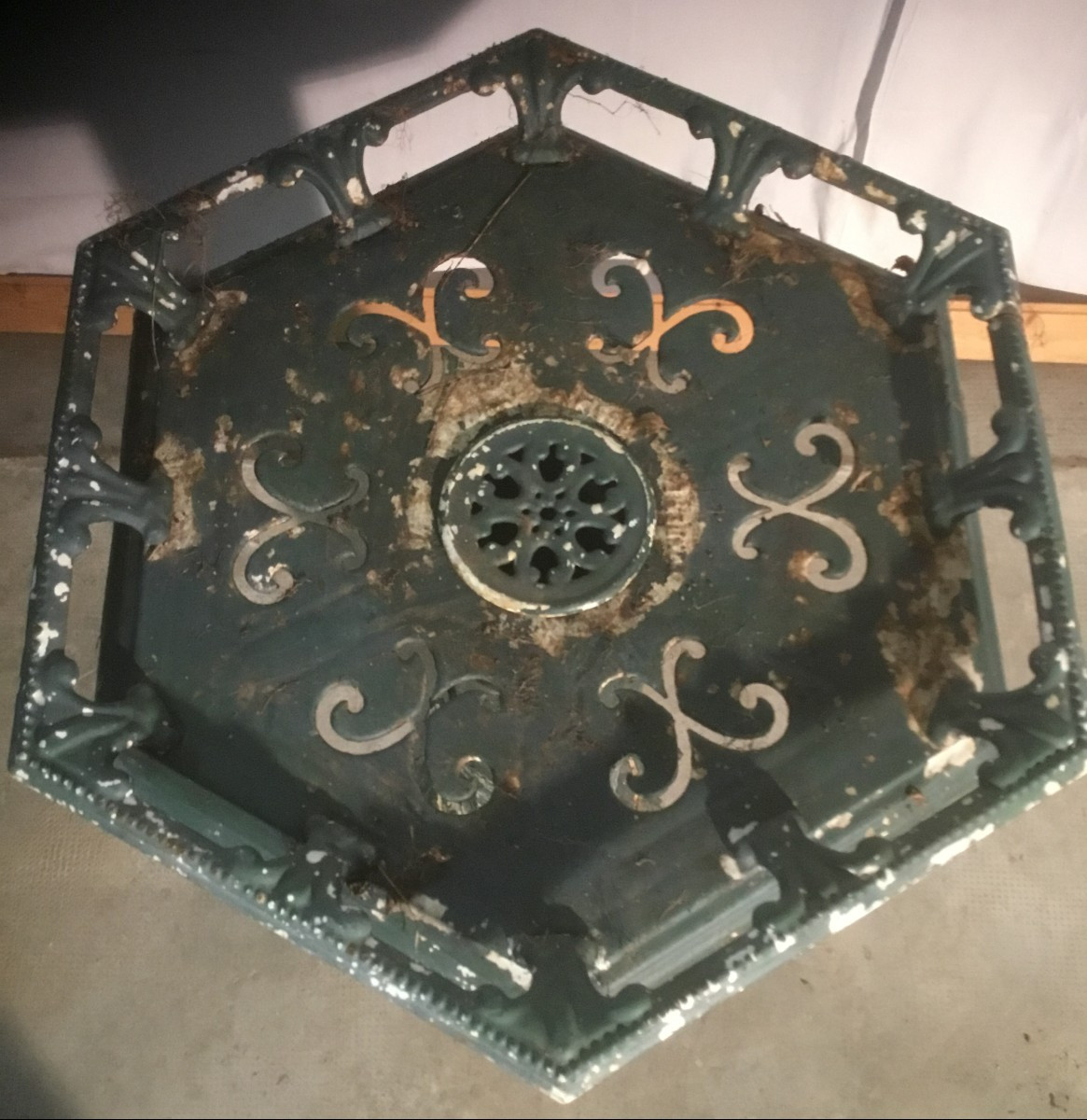 guéridon en fonte-photo-4