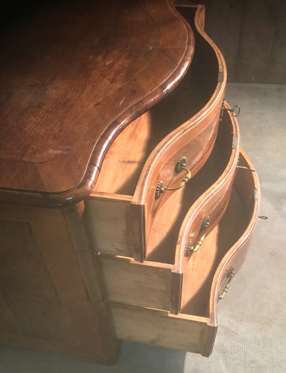 18th Century Curved Chest Of Drawers-photo-3