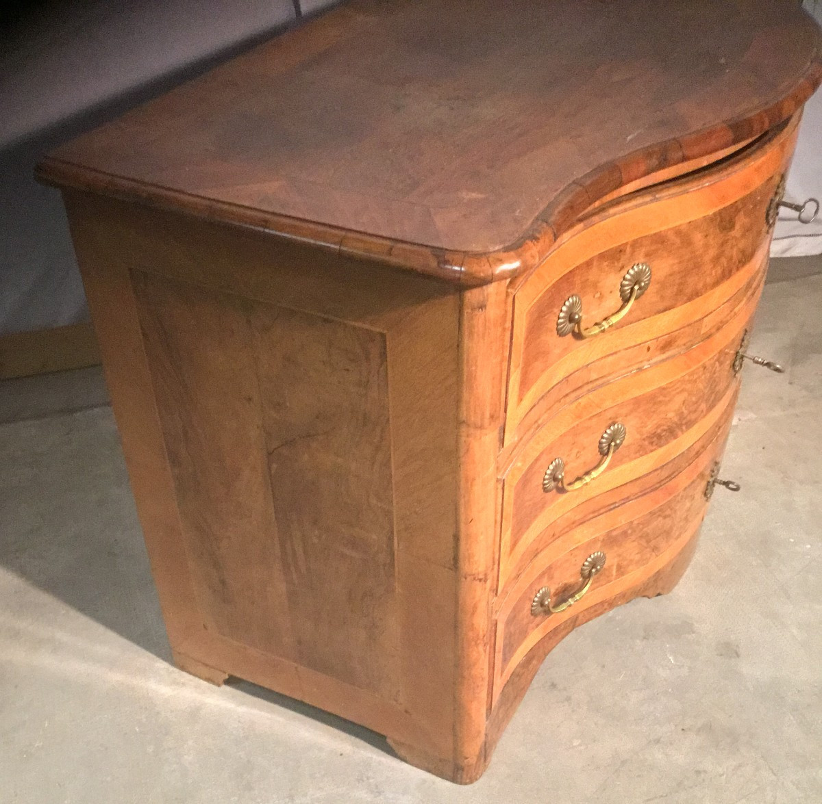 18th Century Curved Chest Of Drawers-photo-4
